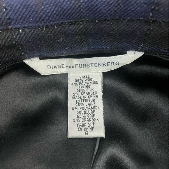 DVF jacket size 6- blue and black with a silver thread running through - Picture 2 of 3